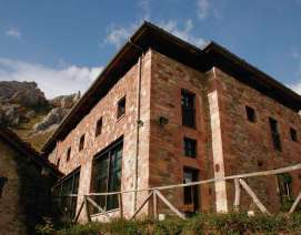 Las mejores habitaciones en Hosteria del Huerna. La mayor comodidad con nuestra oferta en Asturias